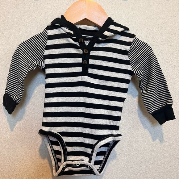 Carter's Other - Carters Long Sleeve Ear Hooded Onesie size 6 month​​